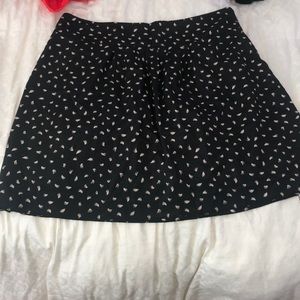 Skirt with feather design